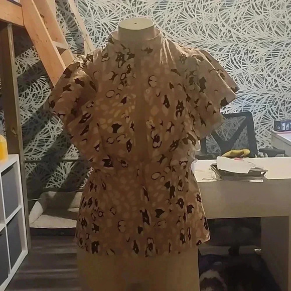 ADAM LIPPES RUFFLE SHELL IN PRINTED POPLIN PINK LEOPARD SIZE 2 - Picture 3 of 7